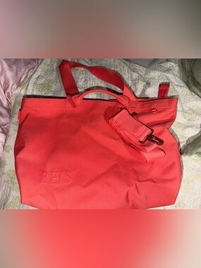 BÉIS x poppi The Travel Tote in Fruit Punch